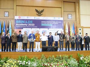 Dedikasi Tinggi terhadap Konservasi, Guru Besar UI Raih Penghargaan Medali Bosscha Dedikasi Tinggi terhadap Konservasi, Guru Besar UI Raih Penghargaan Medali Bosscha