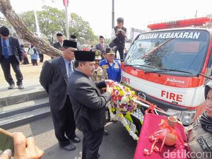 HUT ke-11, Damkar Pangandaran Dapat Mobil Pemadam Seharga Rp 1,6 M HUT ke-11, Damkar Pangandaran Dapat Mobil Pemadam Seharga Rp 1,6 M