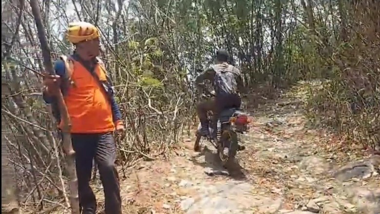 Kebakaran Gunung Arjuno Padam, Ratusan Petugas-Relawan Tetap Siaga