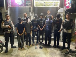 Polisi Bubarkan Konvoi Motor di Lokasi Tawuran Manggarai, 9 Pemuda Diciduk