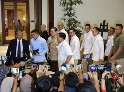 Momen Lucu Prabowo Jahili Wartawan Saat Mau Wawancara Doorstop