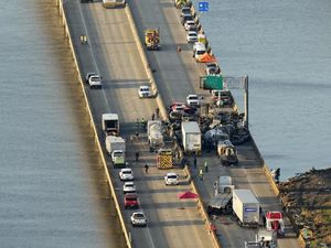 Ngeri Tabrakan Beruntun Libatkan 158 Kendaraan di AS, 7 Orang Tewas