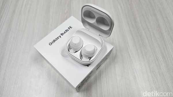 Unboxing Samsung Galaxy Buds FE, TWS Rp 1 Jutaan Punya Peredam Bising