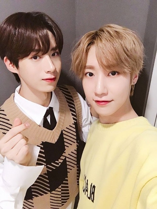 Xion 'ONEUS' dan Dongmyeong 'ONEWE'/ Foto: soompi.com Xion 'ONEUS' dan Dongmyeong 'ONEWE'/ Foto: soompi.com