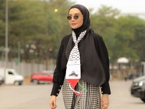 6 Potret Zaskia Sungkar Dukung Palestina Lewat Gaya, Anggun Bersahaja