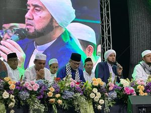 Lagu Indonesia Raya Bergema di Solo Raya Bersholawat