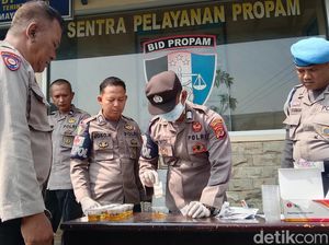 Jelang Pengamanan Pemilu 2024, Polisi di Indramayu Jalani Tes Urine