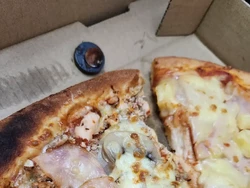 Apes! Dikira Irisan Zaitun, Pria Ini Hampir Telan Magnet Besi di Pizzanya