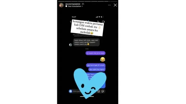 Ayu Soraya memperlihatkan isi pesan Instagram Dinar Candy.
