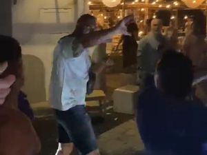 Viral Bule Kekar Dikeroyok di Kuta Utara, Diduga gegara Hajar Sekuriti Viral Bule Kekar Dikeroyok di Kuta Utara, Diduga gegara Hajar Sekuriti