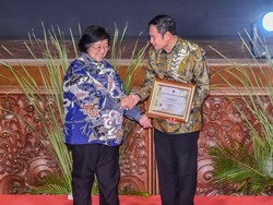 Bupati Yes Raih Penghargaan Pembina Proklim 2023 dari KLHK