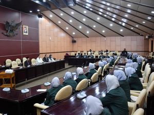 Terima Santri NTB, Setjen MPR Imbau Waspada Hoaks di Tahun Politik