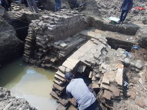 Temuan Situs Patirtan Era Kerajaan di Areal Bandara Kediri Temuan Situs Patirtan Era Kerajaan di Areal Bandara Kediri