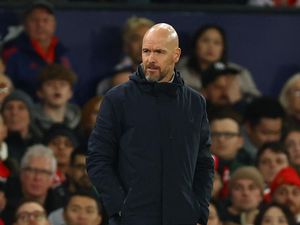 Alasan Ten Hag di MU Tak Bisa Main Seperti Ajax Alasan Ten Hag di MU Tak Bisa Main Seperti Ajax