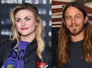 Anak Kurt Cobain dan Tony Hawk Kini Jadi Suami-Istri Anak Kurt Cobain dan Tony Hawk Kini Jadi Suami-Istri