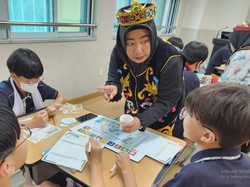 Cerita 2 Guru RI Ngajar di Sekolah Korsel, Kenalkan Seni-Makanan Indonesia