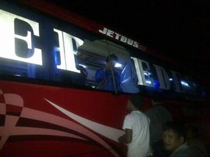 Pemuda di Luwu Nyaris Dimassa gegara Lempar Bus Lewat di Jalan Trans Sulawesi