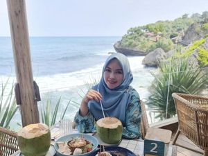 Keseruan Tanty Octavia, Teman Dekat Ferry Irawan Saat Kulineran Keseruan Tanty Octavia, Teman Dekat Ferry Irawan Saat Kulineran