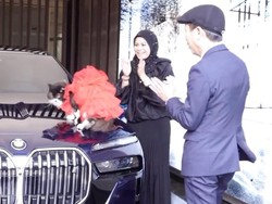 Influencer Viral Dihujat Usai Pamer Hadiahi Kucingnya Mobil Harga Miliaran