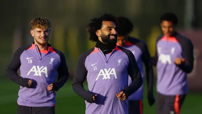 Soccer Football - Europa League - Liverpool Training - AXA Training Centre, Liverpool, Britain - October 25, 2023  Liverpools Mohamed Salah and Harvey Elliott during training REUTERS/Molly Darlington