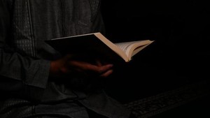 3 Hukum Mim Mati dalam Ilmu Tajwid dan Perbedaannya dengan Nun Mati atau Tanwin