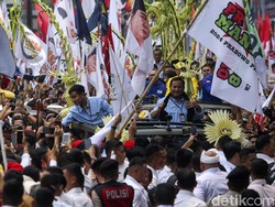 Antar ke KPU, Para Pendukung Teriak Prabowo-Gibran Menang Satu Putaran