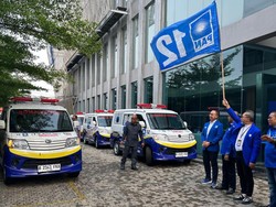 Ketum PAN Zulhas Lepas 20 Ambulan untuk Sumatera Barat