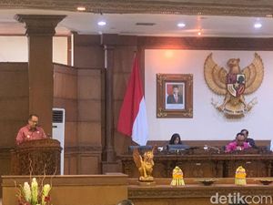 Penurunan RAPBD 2024 Diklaim Tak Pengaruhi Anggaran Pegawai Kontrak Penurunan RAPBD 2024 Diklaim Tak Pengaruhi Anggaran Pegawai Kontrak