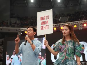 Gaya Selvi Ananda Dampingi Gibran Deklarasi Jadi Cawapres Prabowo