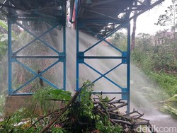 Pipa PDAM Bogor Dipotong Pemilik Lahan Belum Diperbaiki, Air Memancur Deras