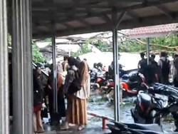 Parkiran Kampus UMS Ambruk, Warek: 50 Motor Mahasiswa Tertimpa