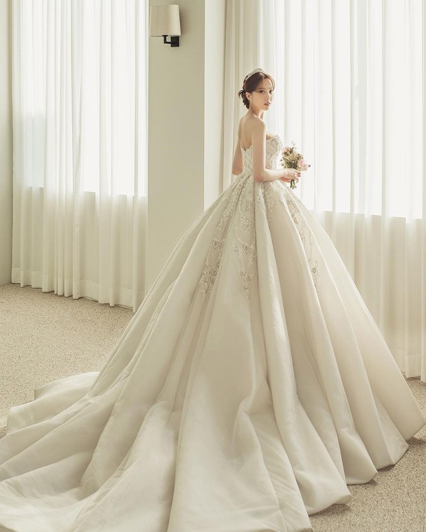 Potret Yoonjo dalam foto pre-wedding