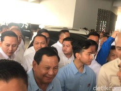 Prabowo-Gibran Tiba di Indonesia Arena GBK, Disambut Riuh Pendukung