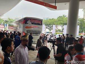 Prabowo-Gibran dan Ketum Parpol KIM Berangkat Menuju KPU Naik Bus