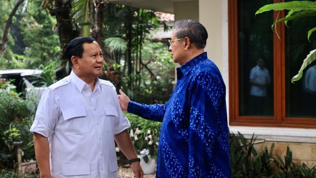Presiden RI Ke-6, Susilo Bambang Yudhoyono (SBY) menerima Calon Presiden Koalisi Indonesia Maju, Prabowo Subianto di kediaman SBY di Cikeas.