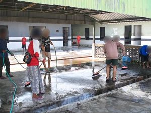 39 Remaja Tertangkap Pesta Miras, Disanksi Rawat ODGJ di Liponsos Surabaya 39 Remaja Tertangkap Pesta Miras, Disanksi Rawat ODGJ di Liponsos Surabaya