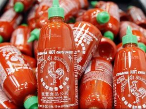Sempat Langka, Sriracha Kembali Hadir Tetapi Rasanya Diprotes Pelanggan Sempat Langka, Sriracha Kembali Hadir Tetapi Rasanya Diprotes Pelanggan