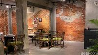 Ngopi Sambil Makan Dimsum di Kafe Bergaya Rustic Bintaro Sektor 9