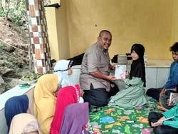 Kisah Suminta, Gemar Bertualang hingga Jadi Relawan Penyebar Al-Quran