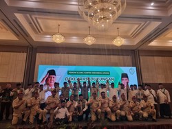 Nusron Wahid Ungkap Alasan Prabowo & Gibran Jadi Pilihan Ulama-Santri