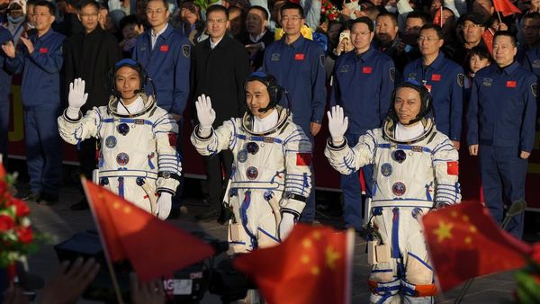 3 Astronaut China Siap Hadapi Tugas Menantang di Stasiun Luar Angkasa