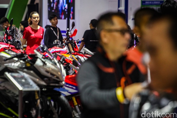 Pameran Motorcycles Show atau IMOS 2023 berjalan mulai dari tanggal 25-29 Oktober 2023. Panitia menargetkan 6 ribu sepeda motor terjual ke pengunjung.