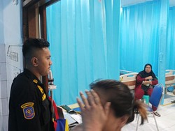 Dramatisnya Ibu Hamil Pecah Ketuban Nyaris Melahirkan di Jalanan Surabaya