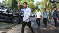 Foto: Selvi Ananda Dampingi Gibran Daftar Jadi Cawapres, Sepatunya Rp 16 Juta