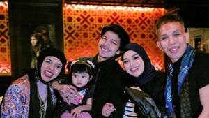 8 Foto Ayah Atta Halilintar yang Ramai Dituding Oplas, Wajahnya Jadi Sorotan
