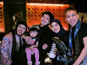 8 Foto Ayah Atta Halilintar yang Ramai Dituding Oplas, Wajahnya Jadi Sorotan 8 Foto Ayah Atta Halilintar yang Ramai Dituding Oplas, Wajahnya Jadi Sorotan