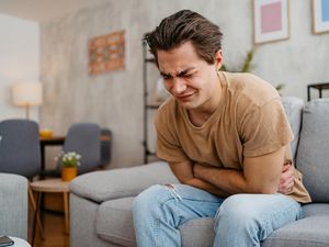 Ini 10 Penyebab Sakit Perut Sebelah Kanan Serta Cara Mengatasinya Ini 10 Penyebab Sakit Perut Sebelah Kanan Serta Cara Mengatasinya
