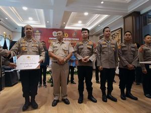 Ini Para Pemenang Lomba Karya Tulis Ilmiah STIK Lemdiklat Polri Ini Para Pemenang Lomba Karya Tulis Ilmiah STIK Lemdiklat Polri