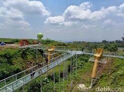 Tim Labfor Polda Bawa 3 Sampel dari TKP Jembatan Kaca The Geong Banyumas