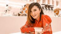 Momen Kiki Amalia Kulineran, Makan Es Krim Durian hingga Ngopi di Kafe
